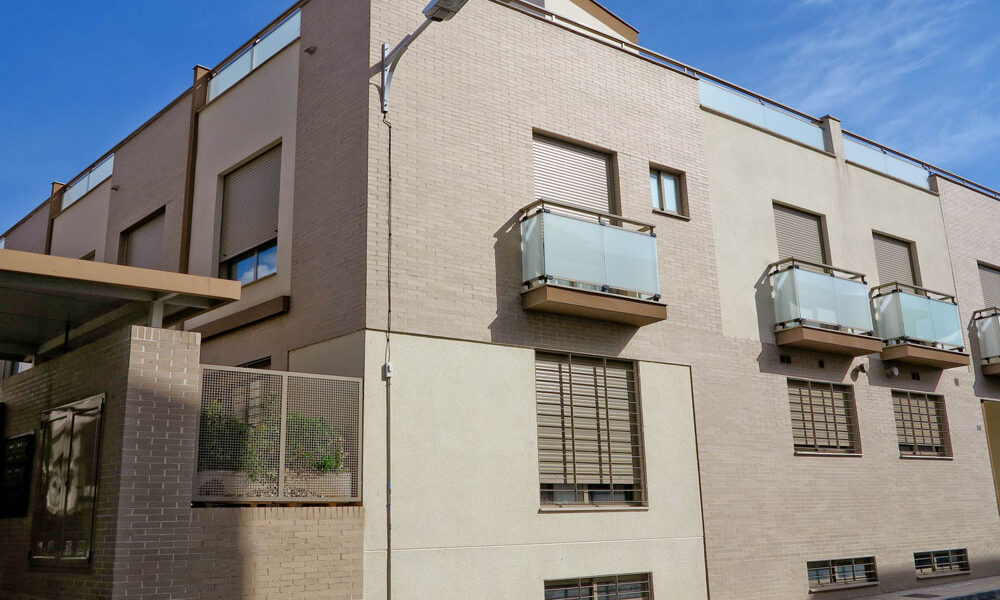 Corner town house for sale in Real, Valencia – Ref: 014512