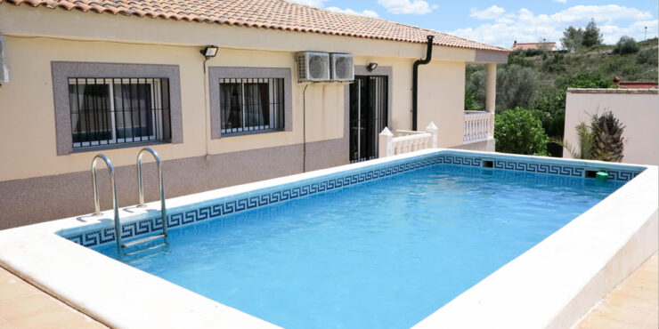 Modern villa great for rentals for sale in Montroy Valencia – Ref: 016628