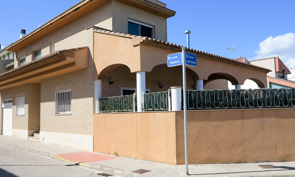 Modern town house for sale in Almoines near Gandia and its beaches – 017717