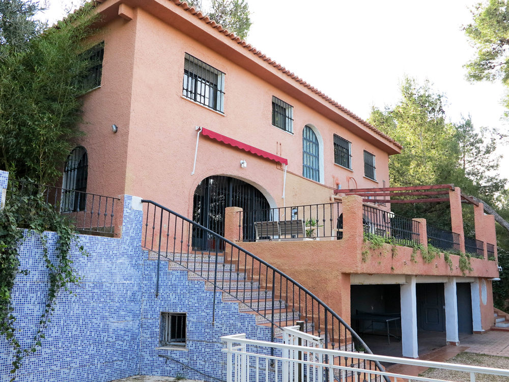 Large villa for sale in the desirable area of ‘El Vedat’ in Torrent, Valencia – 020865