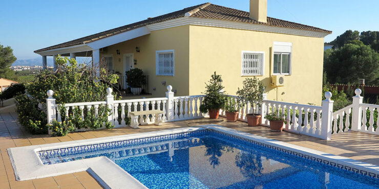 Impressive villa for sale in Alberic, Valencia – 021921