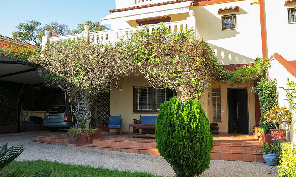 Large villa for sale on the El Vedat urbanisation, Torrent, Valencia – 021941