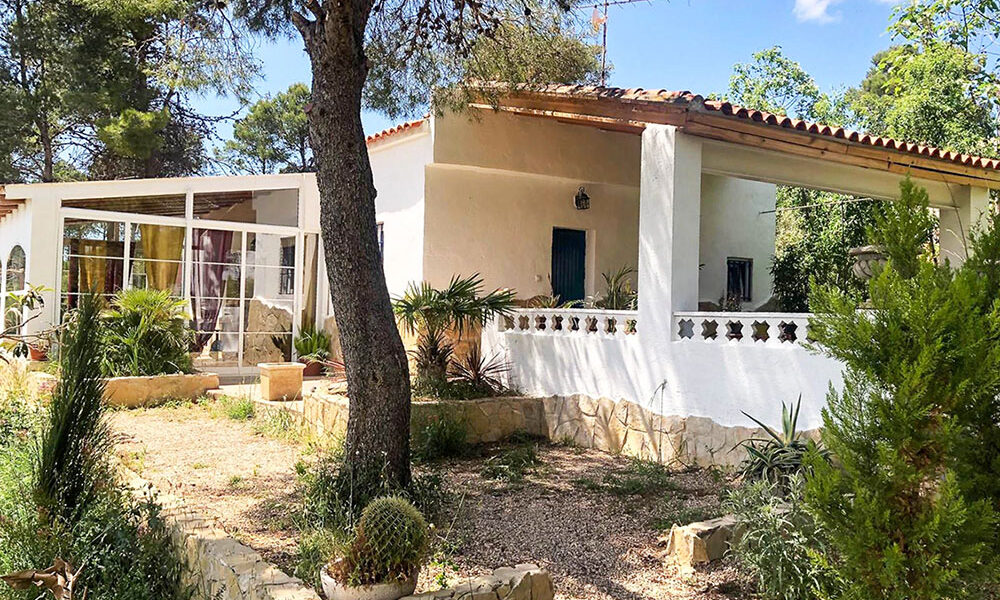 Rustic style villa set in the hills of Macastre, Valencia – 021944