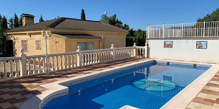Charming villa for sale in the picturesque area of Montroy, Valencia – 022960