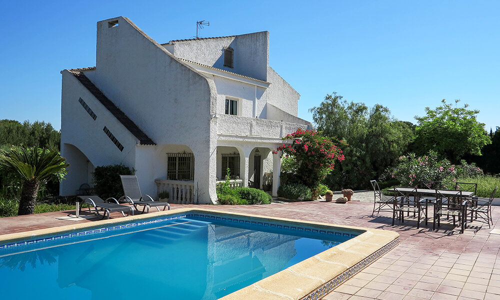 Desirable villa for sale in Monserrat, Valencia with distant sea views – 022978SOLD