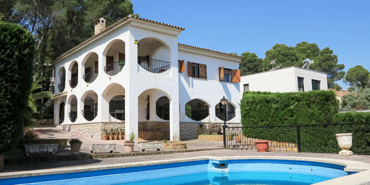 Luxury villa on the El Tochar urbanisation Torres Torres, Valencia – NC02202