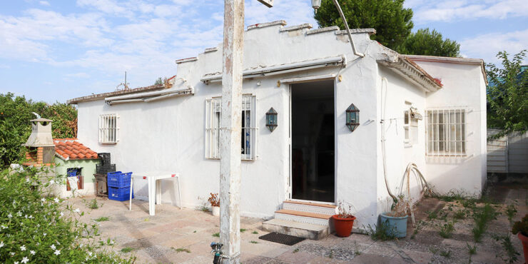Villa with land in Bellreguard town, Gandia – 022977