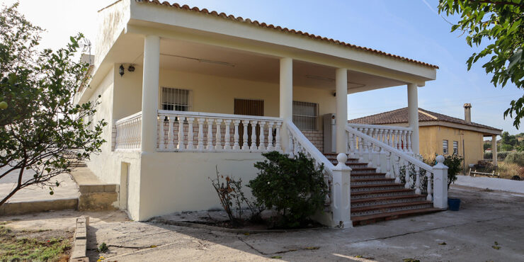 Large villa for sale between the towns of Montroy and Monserrat, Valencia – 022994
