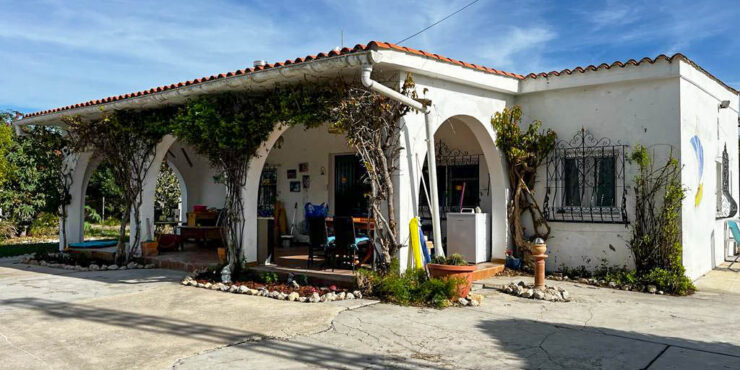 Charming beachside villa for sale in Cullera, Valencia – 022998