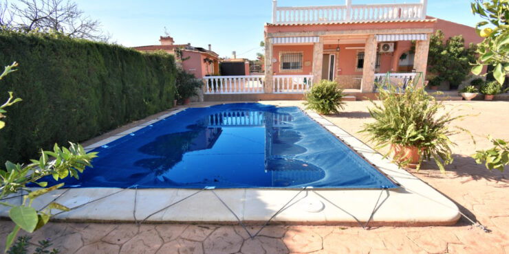 Immaculately presented villa for sale in Montroy, Valencia – 0230106