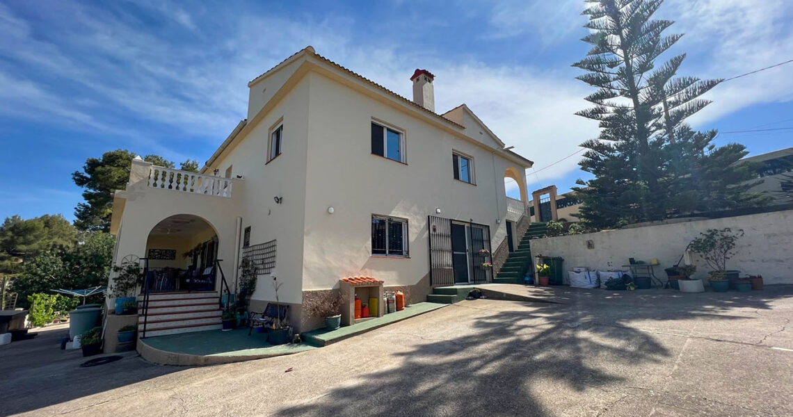 Large immaculately presented villa for sale in Catadau, Valencia – 0230136Hot Property Large immaculately presented villa for sale in Catadau, Valencia – 0230136Hot Property
