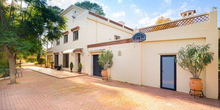 Impressive villa for sale in Pedreguer near Denia and Javea – SI02304