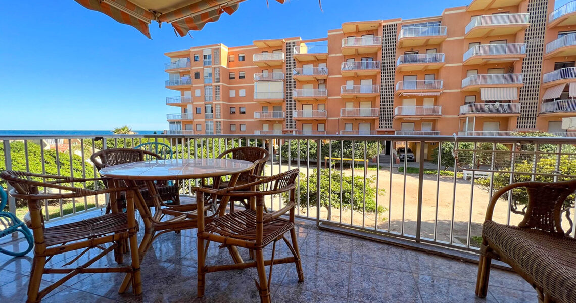 Front line beach apartment for sale in Tavernes de la Valldigna – 0230168