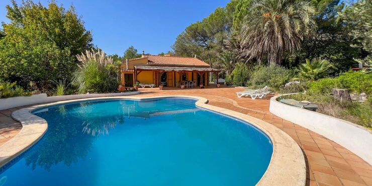 Desirable villa for sale in the pretty village of Pla de Corrals, Gandia – 0230174Hot Property
