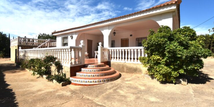 Charming villa in a residential area for sale in Montroy, Valencia – 0230176