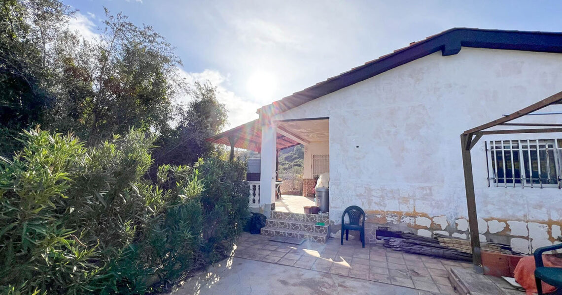 Cheap villa in Montroy, Valencia for sale – 0240189