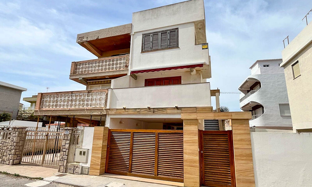 Beach house for sale in Sueca, Valencia, 1-minute walk from the beach – NC0240207
