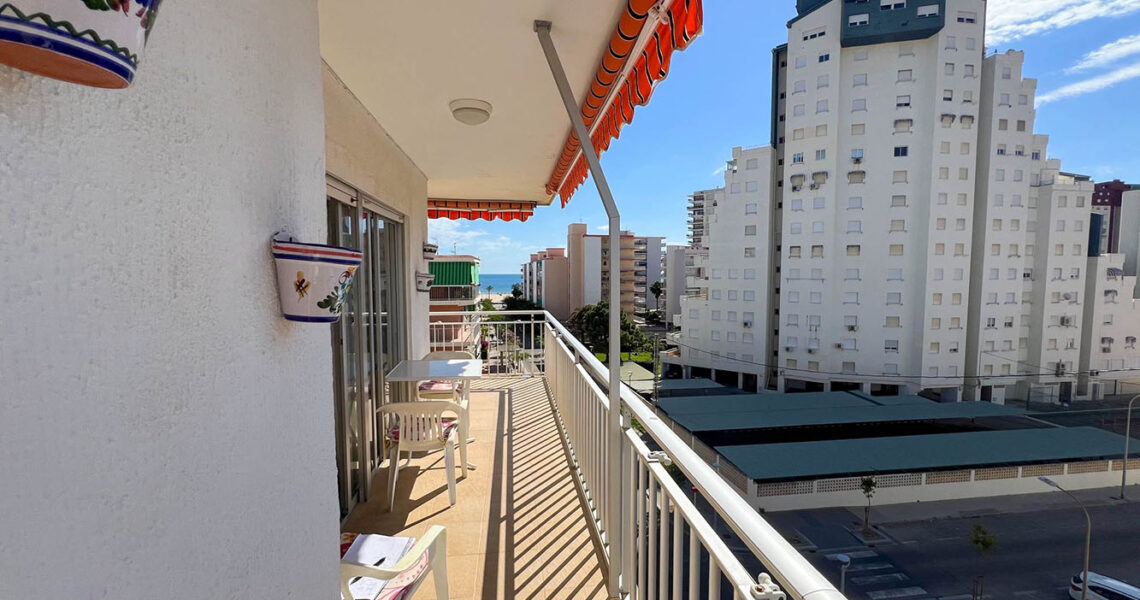 Top floor apartment with sea views on Gandia beach – 0240215