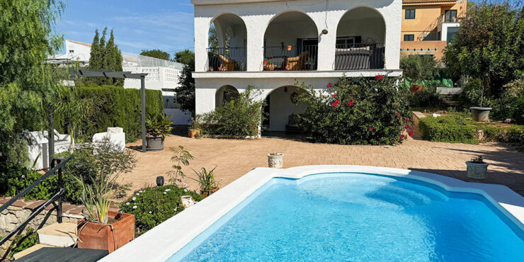 Impressive villa for sale in Torrent with countryside views – 0240230