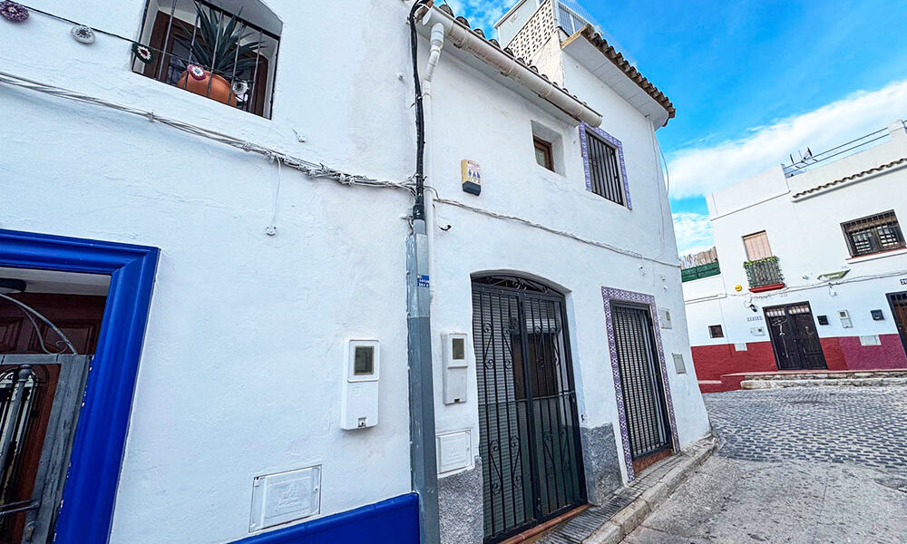 Charming townhouse for sale in Oliva, Gandia – 0250288 Charming townhouse for sale in Oliva, Gandia – 0250288