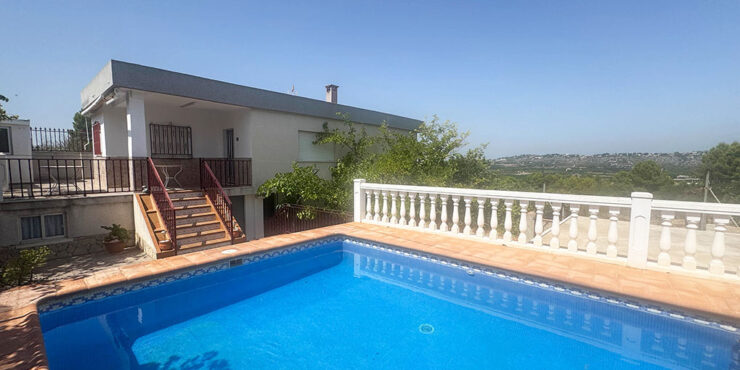Villa located in a peaceful residential area between Torrent and Montserrat – 0260297