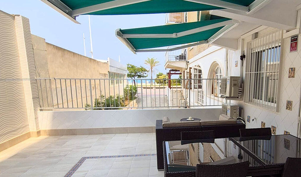 Frontline apartment for sale on Gandia beach with stunning sea views – 0260301 Frontline apartment for sale on Gandia beach with stunning sea views – 0260301