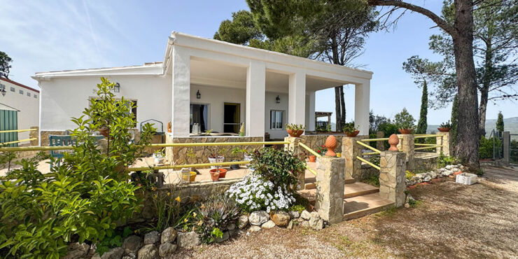 Beautiful villa for sale in Macastre, set deep in the countryside with panoramic views – 0260302