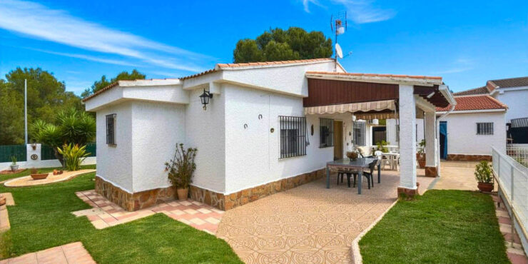 Villa for sale in Monserrat on an urbanisation, 25 mins from Valencia – 0260307