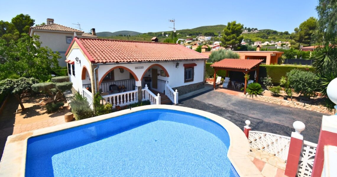 Well-presented villa for sale in Montroy, situated on the Urbanisation Balcon de Montroy – 0260311 Well-presented villa for sale in Montroy, situated on the Urbanisation Balcon de Montroy – 0260311