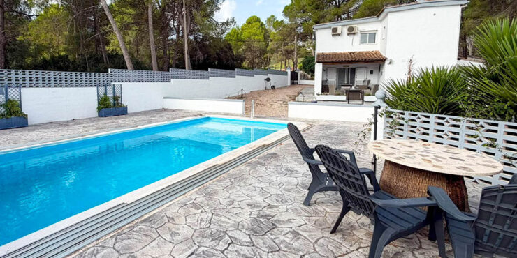 Large, modern villa for sale on the Urbanisation Llanoral, Macastre – 0260315