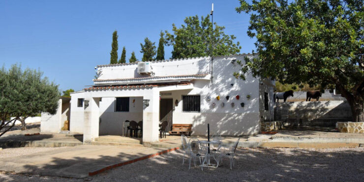 Charming chalet for sale in Montroy, Valencia with good views – 0260318