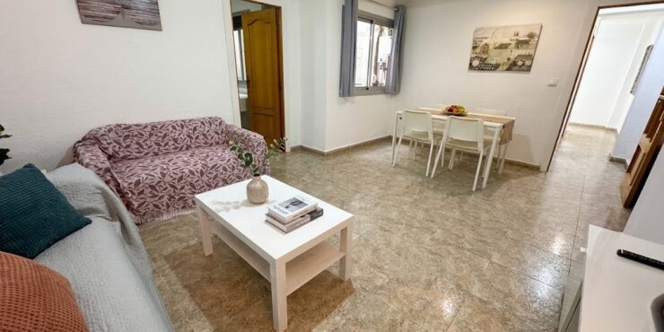 First-floor apartment for sale in Burjassot with private terrace, near Valencia city centre – 0260303